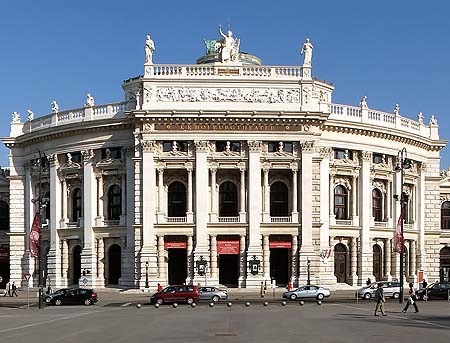 Fasada Teatru Zamkoweg w Wiedniu